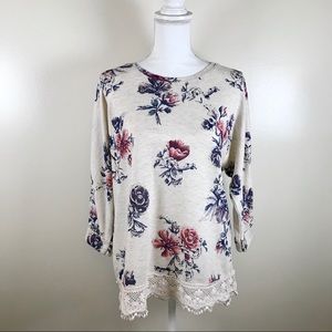 50% Off Sale! EYESHADOW • Floral Lace Top Size M